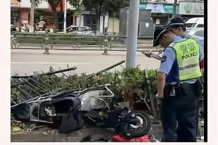 徐静雨：C罗发布会玩手机就是不尊重，本身瞧不起中国市场